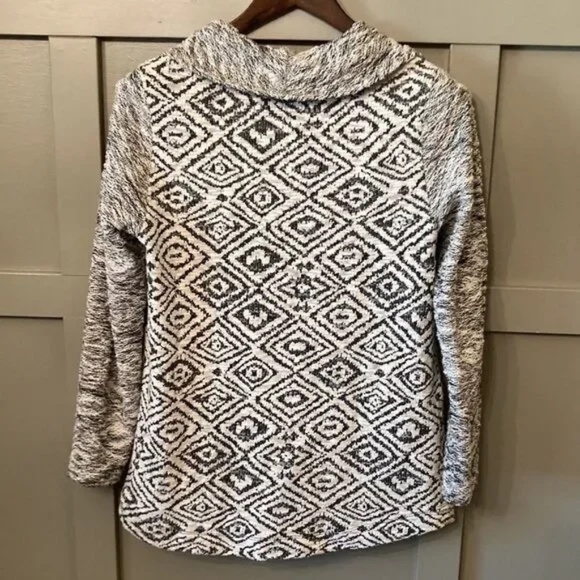 Soft Surroundings Cowl Neck Pullover Sweater With Pocket Gray Cream Size Small - Picture 6 of 9